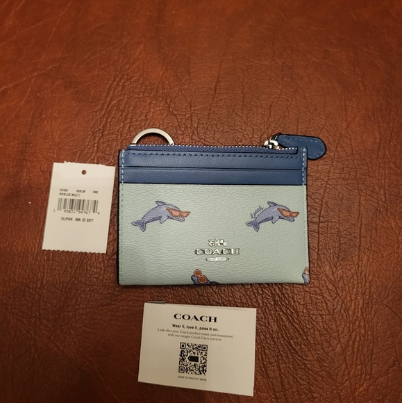 SOLD- NWT Dolphine Print Coach ID/ Change Purse! - Picture 3 of 4